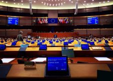 Az RMDSZ nem követi a Fideszt: az Európai Néppárt frakciójában marad