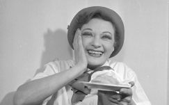 Kiss Manyival indul a háromszéki „csillagokat” bemutató kiállítás-sorozat