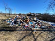 Illegális autóbontót zárattak be és szemetelésért büntettek a környezetvédelmiek