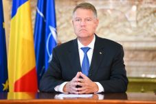 Ilyen még nem volt: Klaus Iohannis üzent a magyaroknak a nemzeti ünnepükön