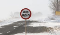 Kidőlt fák miatt lezárták a forgalmat Maros megye egyik legforgalmasabb útszakaszán 