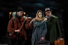 Online, ingyenesen nézhető a Szigligeti Színház Napnyugat Expressz című előadása