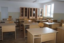 „Kényszervakáció” – tiltakoznak a szülők és a diákok az egy hónapos tavaszi szünidő ellen