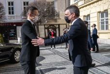 Bekérették Pozsonyban a magyar nagykövetet