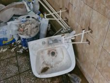 Ismeretlenek durván megrongáltak egy frissen felújított bölcsődét Kézdivásárhelyen