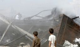 Mecsetre és iskolára lőttek rakétát Jemenben