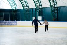 Pörgés helyett pangás a székelyudvarhelyi műjégpályán