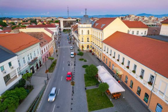 Változik a parkolási rend Sepsiszentgyörgyön: a belvárosban csak két órára lehet majd megállni
