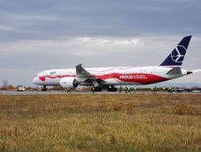 Hatalmas repülőgép érkezett New York-ból Szatmárnémetibe