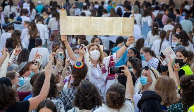 Ultraortodox zsidók dulakodtak rendőrökkel és vallásos, feminista nőkkel a Siratófalnál 