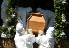 Infektológus: a halálozások számának további emelkedésére lehet számítani