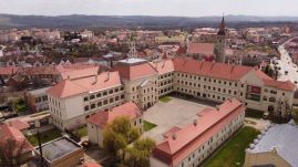 A tanintézmények fele sem fogadhatja hétfőn „tárt kapukkal” a gyerekeket Fehér megyében