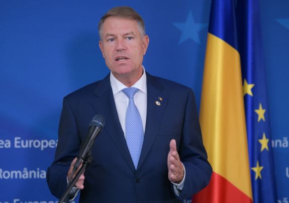 Panaszt tett egy állampolgár, miután Klaus és Carmen Iohannis nem viselt maszkot