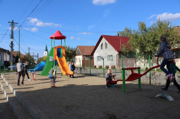 Van, akiért dolgozni Szilágynagyfaluban – több mint kétszáz gyermek született öt év alatt