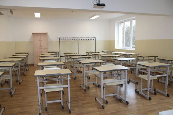 Továbbra is a tanintézetek alkalmazottainak beoltási arányától függ a jelenléti oktatás