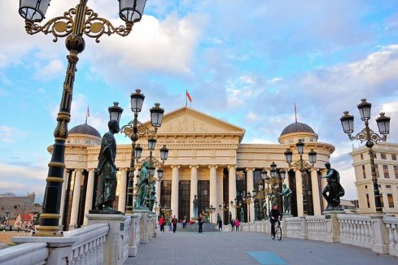 A parlament nem tudta leváltani a macedón kormányt
