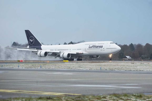 A Lufthansa visszafizette a német államnak a járvány miatt kapott pénzügyi támogatást