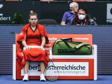 Simona Halep sérülés miatt visszalépett Linzben, Jaqueline Cristian első WTA-fináléját játszhatja