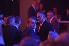 Újraválasztották Orbán Viktort a Fidesz elnökének