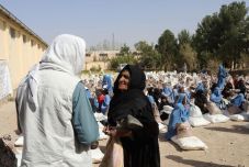 Belharcokkal tarkított éhínséget hozott a tálib uralom három hónapja