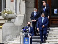 Kormányalakítás: még mindig nem esett szó a leendő miniszterelnök személyéről