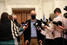 Kelemen Hunor: „nagy a gyúródás, hogy ki ugrik fel elsőként a ringlispílre”