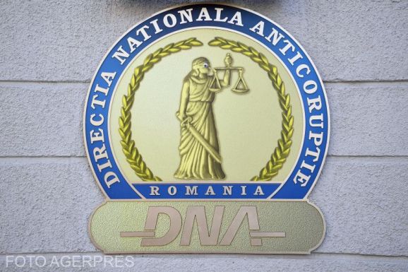 Csúszópénz elfogadása közben érték tetten a korrupcióellenes ügyészség alkalmazottját