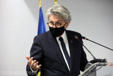 Uniós biztos: fontos, hogy a román parlament megszavazza a zöldigazolvány munkahelyi bevezetését