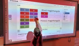 Új oktatási segédeszközökkel gazdagodtak a bálványosváraljai iskolák