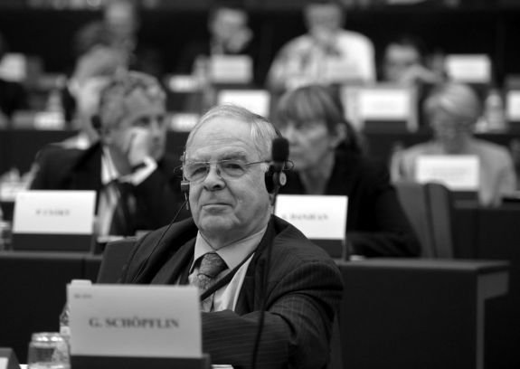 Elhunyt Schöpflin György korábbi fideszes EP-képviselő