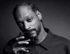 Ismét Marosbogátra figyelnek a rapper, Snoop Dogg rajongói