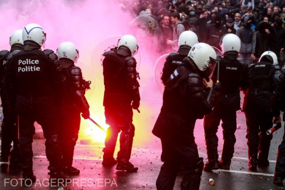 Brüsszelben is összecsaptak a korlátozások ellen tüntetők és a rendőrök