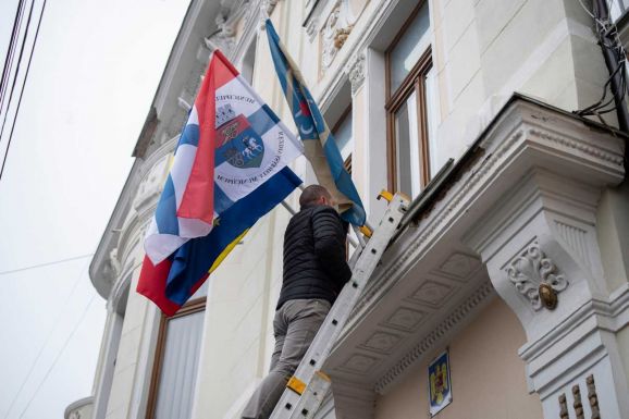 Kitűzték a céhes város hivatalos zászlaját
