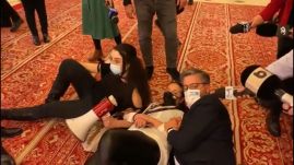 Tüntetők foglalták el a parlament folyosóit a bizalmi szavazás alatt