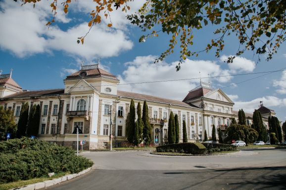 Krízisközpontot hoznak létre Csíkszeredában – első lépésben a tűzkárosult romáknak