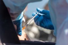 December másodikától adják ki az ételjegyeket a marosvásárhelyi oltóközpontokban 