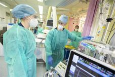 Koronavírus: Hollandiában újabb szigorításokat rendeltek el