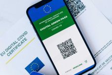 Az egészségügyi miniszter még az idén elfogadtatná a zöldigazolvány munkahelyi bevezetéséről szóló törvényt