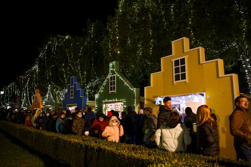 Megnéztük, hogy milyen Szatmárnémeti ünnepi fényben úszó régi főtere