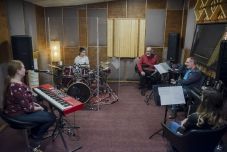 Költőket, verseket tesznek halhatatlanná – 34 éve szolgál értékkel a csíkszeredai Role zenekar