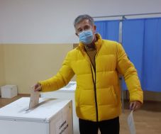 Tizenháromra nőtt a disszidens liberális honatyák száma