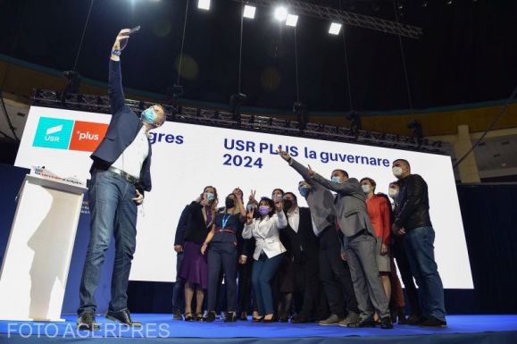 Kormánykritikákat fogalmaztak meg az USR PLUS kongresszusán