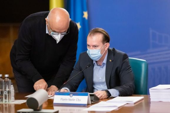 Korlátozásokat vezettek be a fertőzöttebb településeken, de a védettek mentesülnek ezek alól