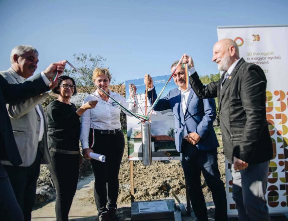 Óvodát építenek a Fehér megyei Magyarpéterfalván