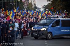 Felvételek alapján azonosítják a járványügyi intézkedések elleni tüntetéseken provokálókat