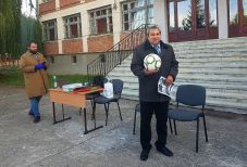 Sporteszközöket kaptak a háromszéki iskolák a magyar kormánytól