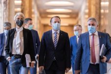 Újabb 30 nappal hosszabbítja meg a veszélyhelyzetet az ügyvivő kormány 