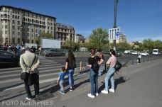 Pontosítottak a hatóságok: ezekben az esetekben kötelező szabadtéren feltenni a maszkot