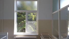 Több emeletet zuhant egy nő a kórházablakból