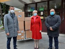 Lélegeztető gépeket kapott a csíkszeredai kórház Magyarországról